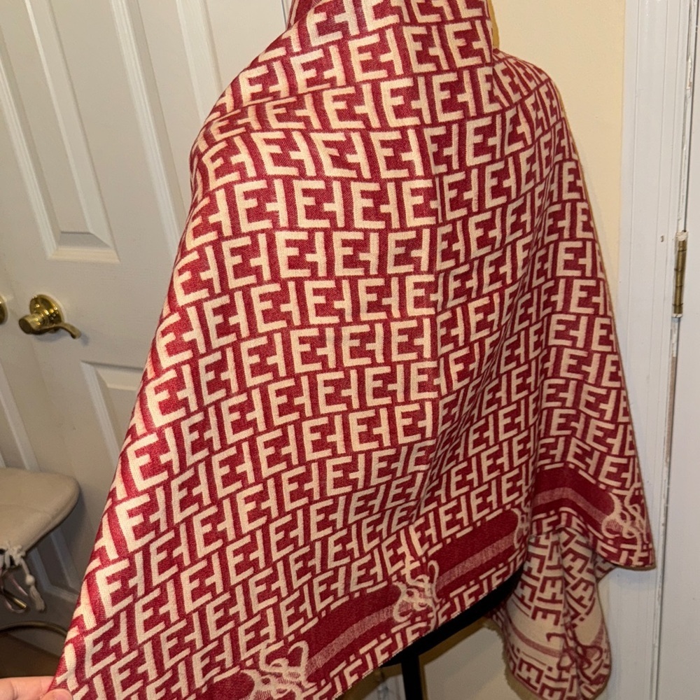 Red and White Patterned Scarf - Picture 3 of 11